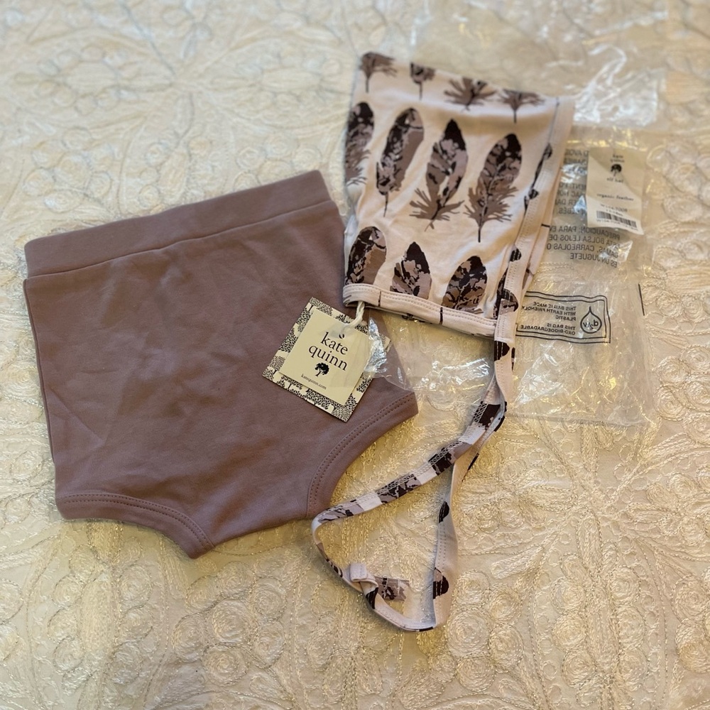 NWT Kate Quinn Lavender Organic Cotton Bloomers & Feather Print Elf Hat 12-18M